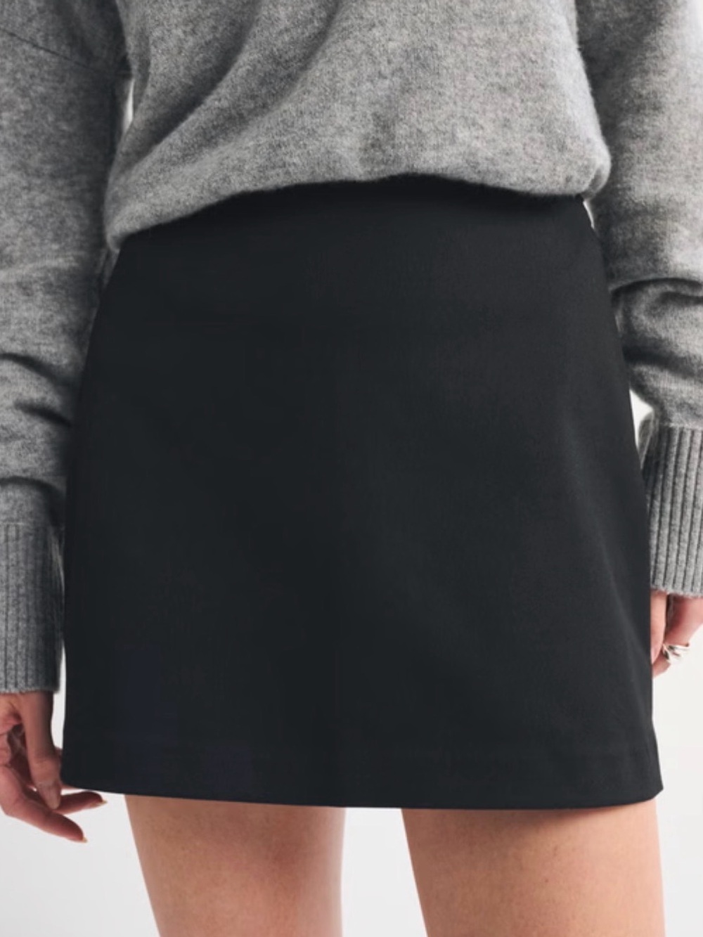 Abercrombie & Fitch Scarlett Forme Mini Skirt